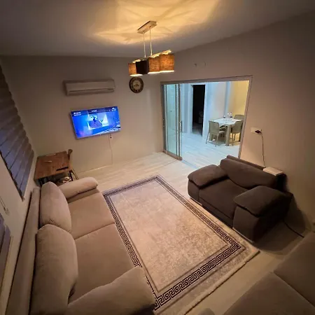 Private House With 1500 M2 Garden * Altinkum (Antalya)